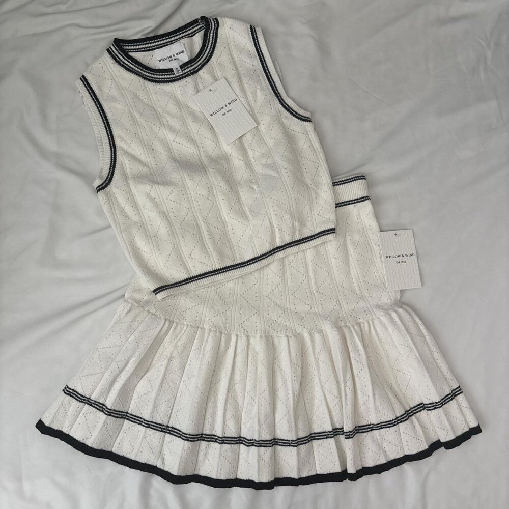 Women's White and Cream Skirt